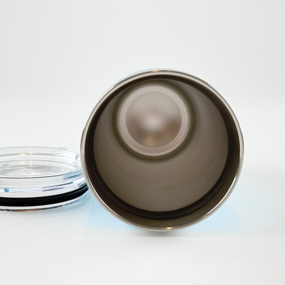 Yeti Rambler Tumbler 20 OZ Reef Blue W/Straw Lid - Picture 5 of 5